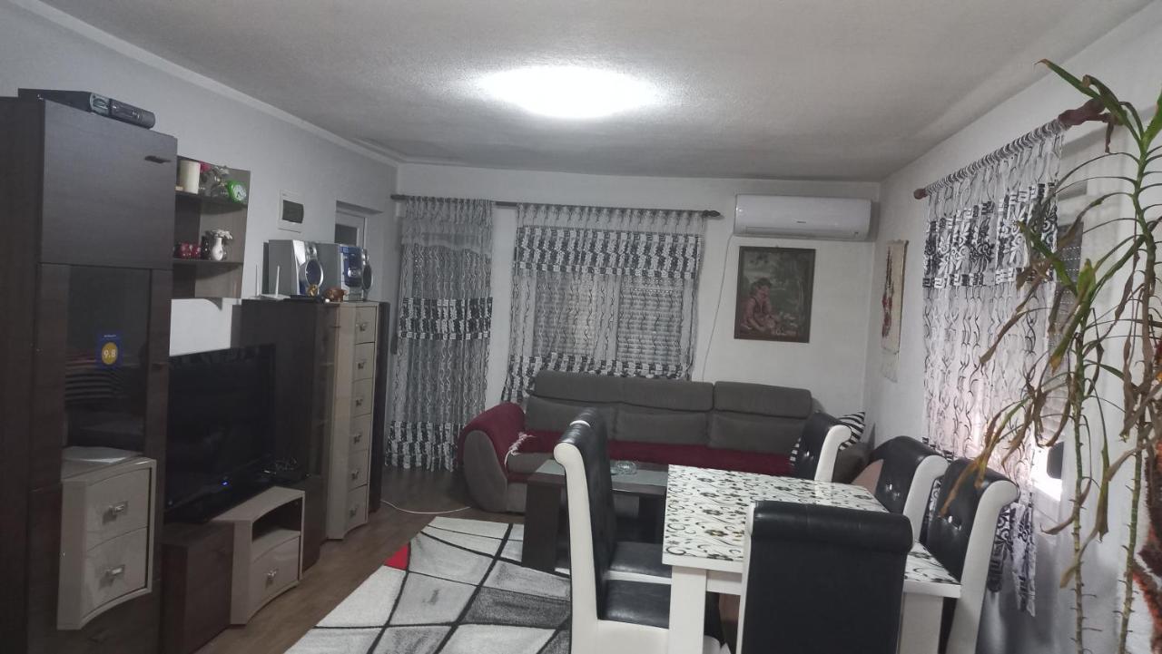 Apartmani ,,Bato,, Sjenica Exteriör bild